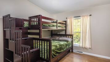 3 bedrooms, free WiFi, bed sheets