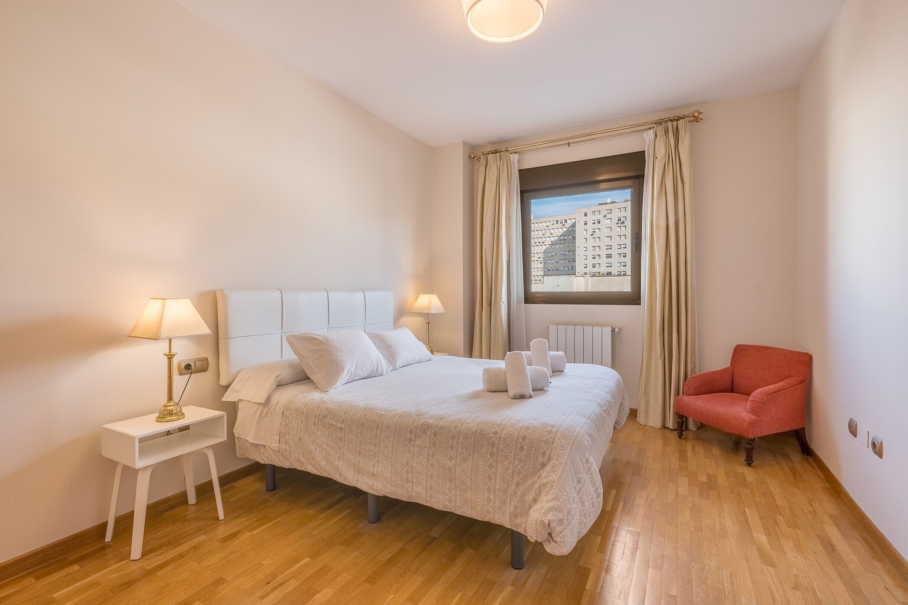 2 slaapkamers, een strijkplank/strijkijzer, wifi, beddengoed