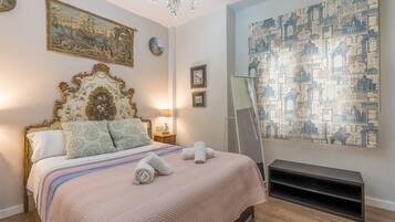1 slaapkamer, een strijkplank/strijkijzer, wifi, beddengoed