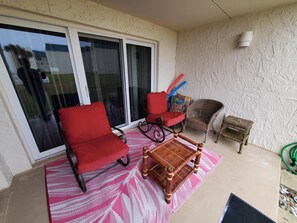 Apartamento, 1 cama de matrimonio grande con sofá cama, patio (Tradewinds 151) | Vistas desde la habitación