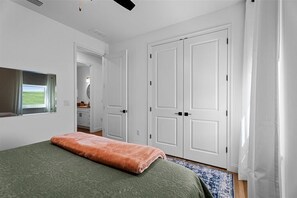 2 bedrooms, desk, iron/ironing board, free WiFi