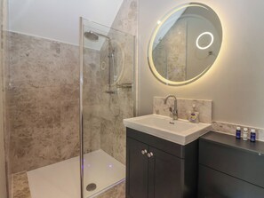 Cottage | Bathroom | Shower