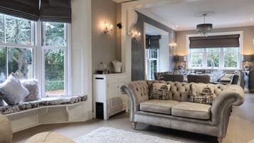 Cottage | Interior