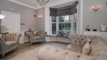 Cottage | Living area