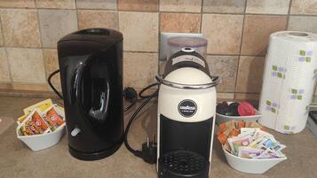 Kaffee und/oder Kaffeemaschine