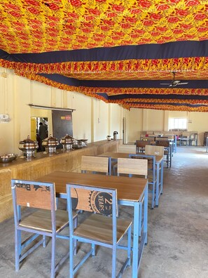 Restaurant - Sand Routes Resort & Desert camp (Sam)