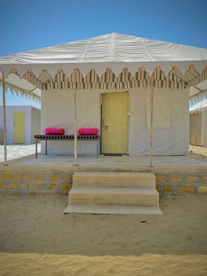 مكتب ومساحة عمل للكمبيوتر المحمول