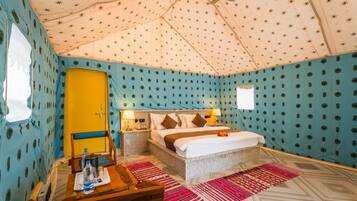 Family Tent | Desk, laptop workspace