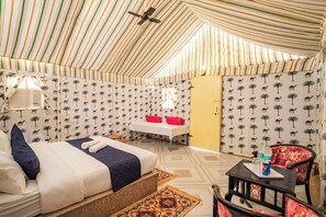 Tent | Meja, ruang kerja komputer riba 