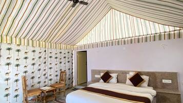 Tienda de campaña Deluxe | Escritorio y espacio para trabajar con laptop