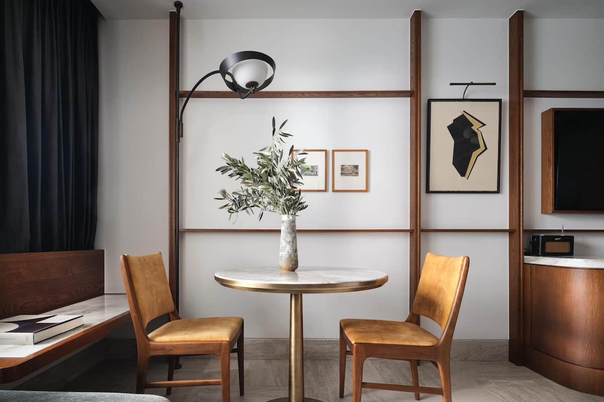 Hypo-allergenic bedding, minibar, in-room safe, laptop workspace