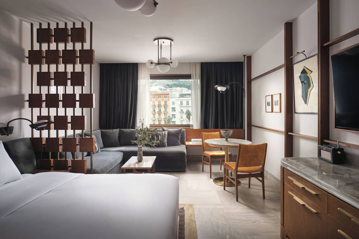 Family Room, 1 King Bed, Connecting Rooms | Living area | LED TV