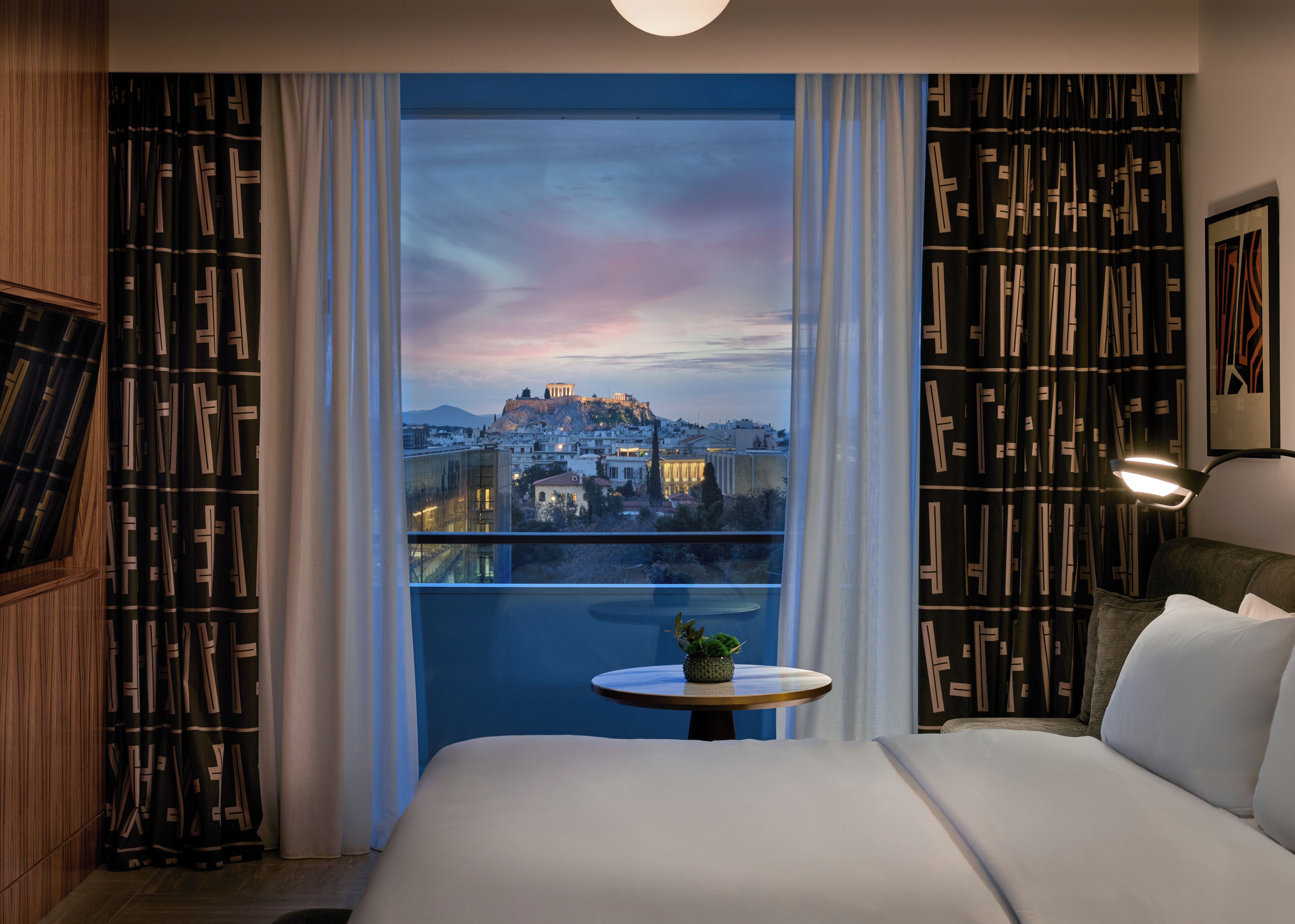 Hypo-allergenic bedding, minibar, in-room safe, laptop workspace