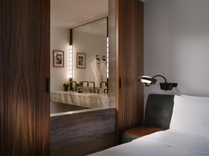 Hypo-allergenic bedding, minibar, in-room safe, laptop workspace - Conrad Athens The Ilisian (Athens)