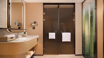 Room, 1 King Bed (High Floor) | Bathroom