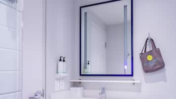 Regadera, regadera tipo lluvia, amenidades de baño gratuitas