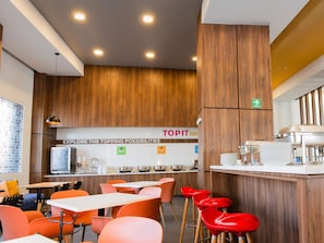 Café da manhã continental grátis todos os dias