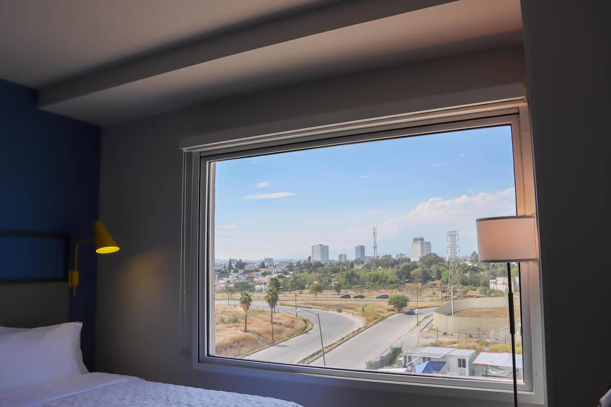 Premium bedding, Select Comfort beds, in-room safe, blackout curtains