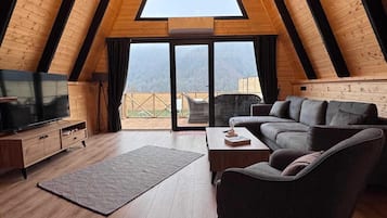 Family Bungalow, Mountain View | Desk, laptop workspace, free WiFi