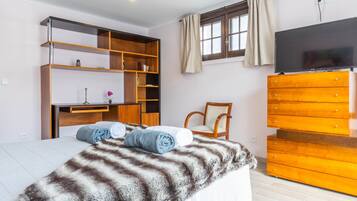 3 slaapkamers, een strijkplank/strijkijzer, gratis wifi