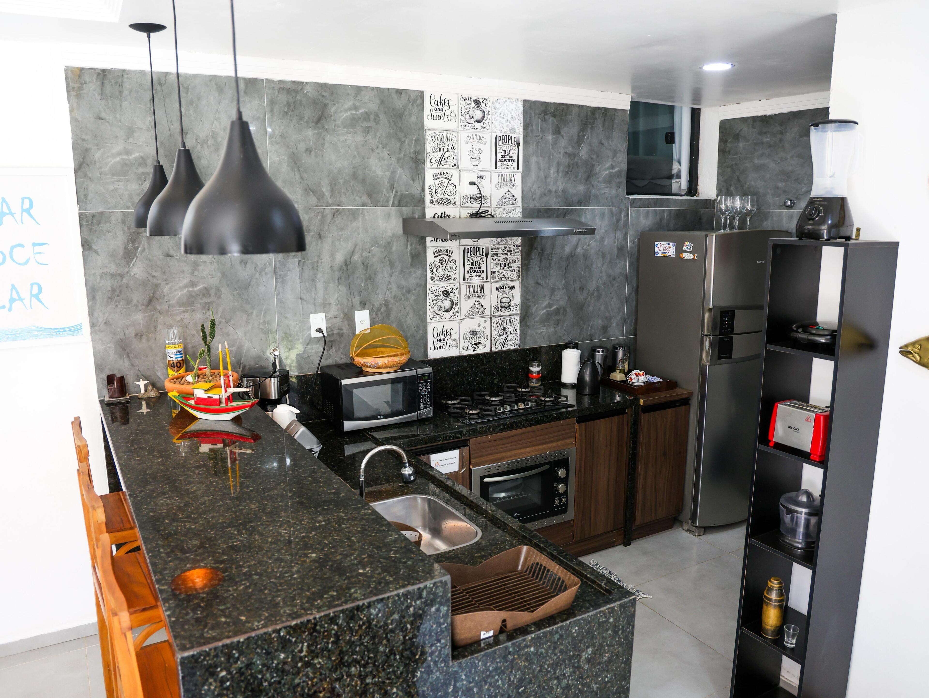 Micro-ondes, four, plaque de cuisson