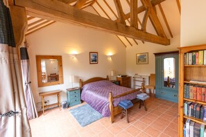 1 soverom, individuelt dekorert og individuelt innredet