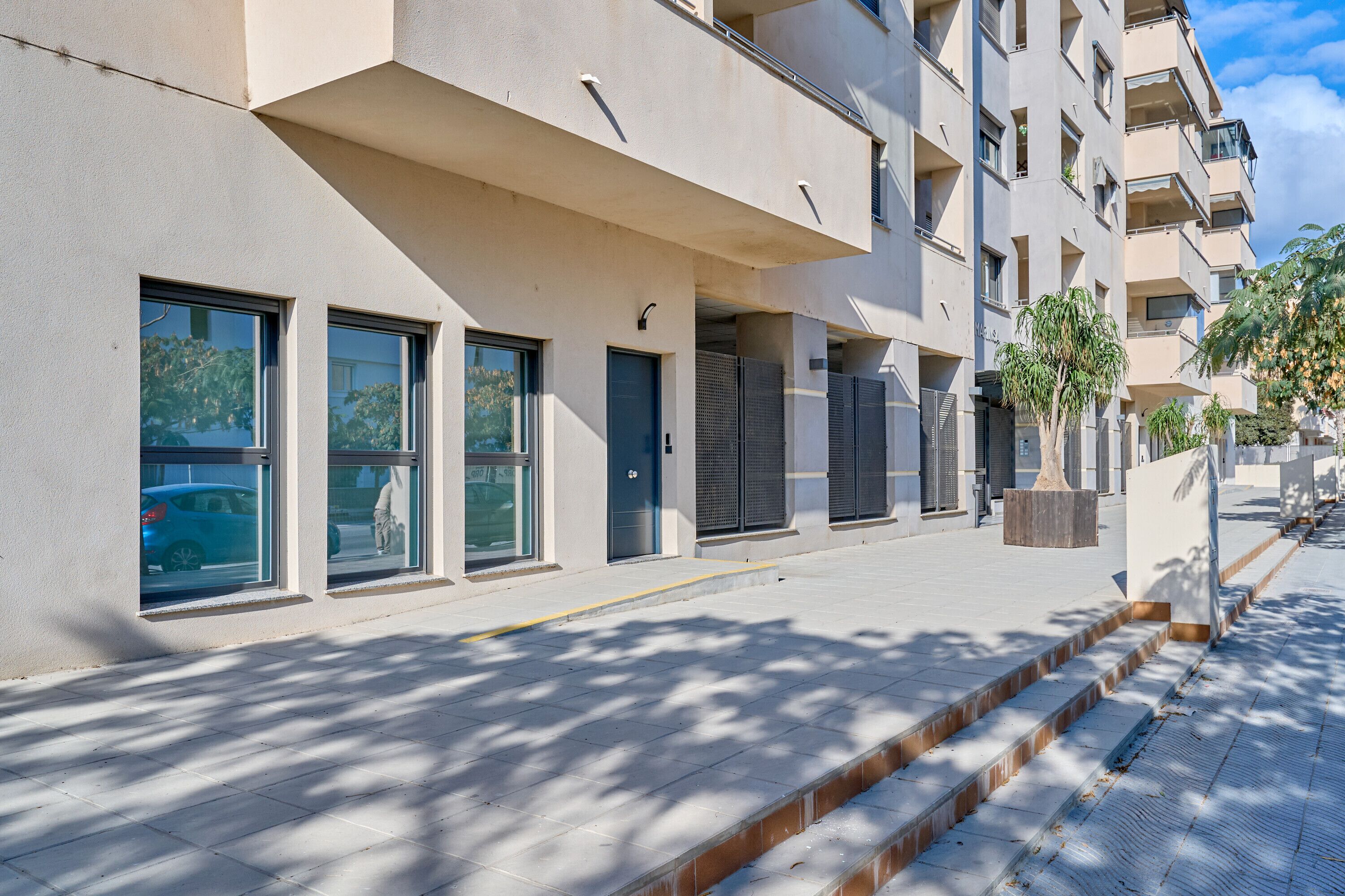 المنشأة من الخارج