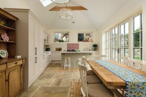 تناول الطعام