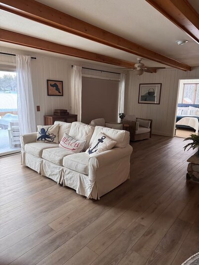 Charming 3-bedroom cottage in welcoming Florence with AC