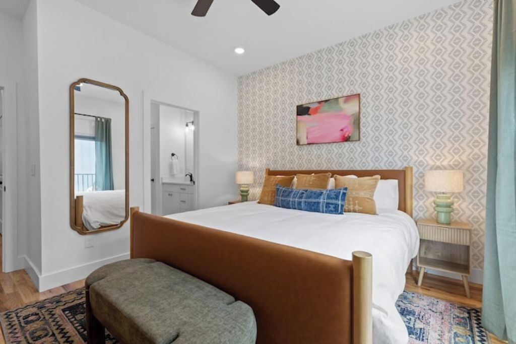 3 chambres, fer et planche à repasser, Wi-Fi gratuit, draps fournis