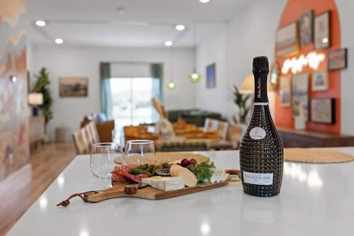 Cozy 3BR Southside with Games