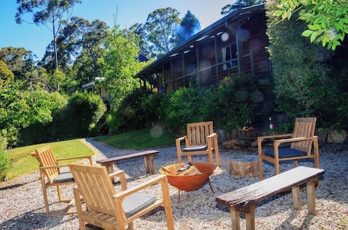 Minnehaha Lodge- picturesque Blue Mtn retreat