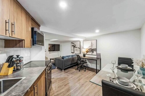 Private Centretown 1BD Suite | 5MINS to Parliament