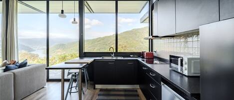 Réfrigérateur, micro-ondes, four, lave-vaisselle