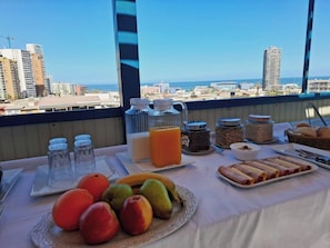 Free daily continental breakfast