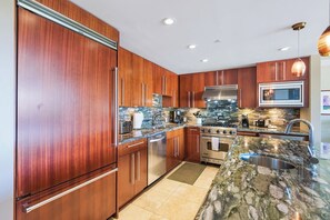 Microwave, oven, dishwasher, coffee/tea maker