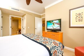 6 quartos, ferros/tábuas de passar roupa, berço de viagem