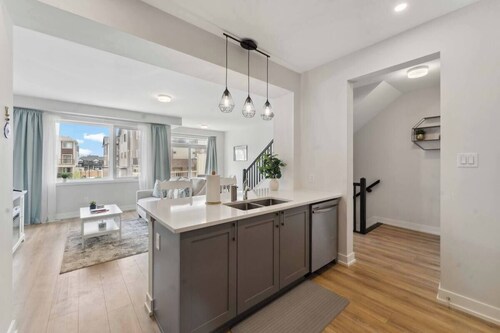 Upscale 2BED | Central Barrhaven