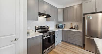 Upscale 2BED | Central Barrhaven