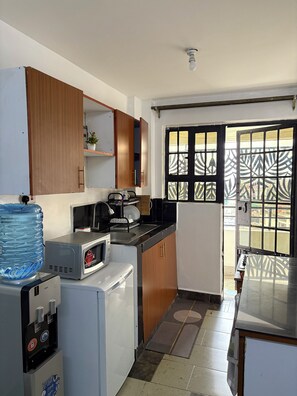 Four à micro-ondes, surface de cuisson