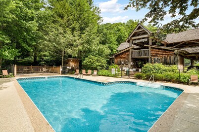 Ski/Hike/Views/Pool/Basket & Pickleball/Pool Table