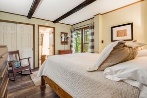 4 chambres, fer et planche à repasser, lit parapluie, Wi-Fi gratuit