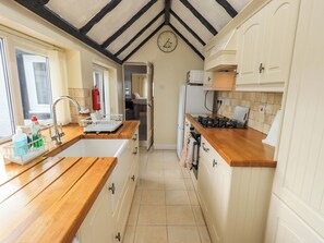 Cookware/dishes/utensils