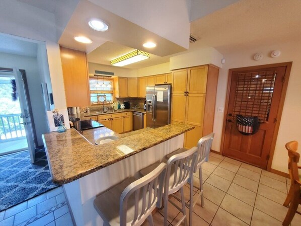 House, Multiple Beds, Pool Access, Pool View (Beach Blossom) | Private kitchen