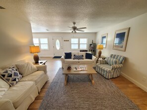 House, Multiple Beds, Patio, Garden View (Beach Cottage on C Street) | Living area