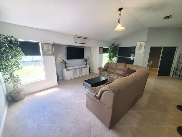 House, Multiple Beds, Patio, Garden View (Palm Paradise) | Living area