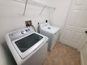 House, Multiple Beds, Patio, Garden View (Palm Paradise) | Interior