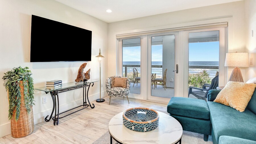 The White House on Flagler Beach - All