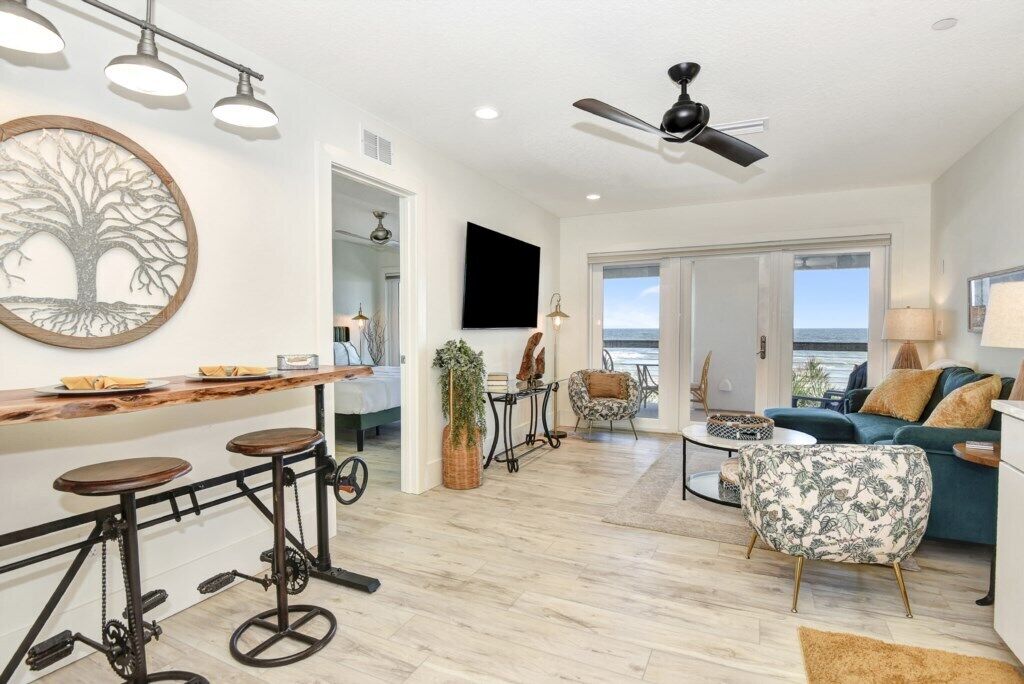 บ้านพัก, หลายเตียง, ระเบียง (White House on Flagler Beach - All) | ภายใน