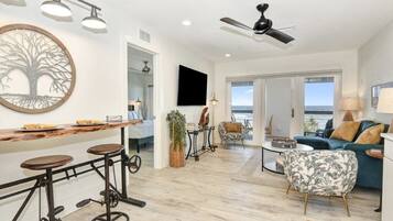 House, Multiple Beds, Balcony (White House on Flagler Beach - All) | Interior